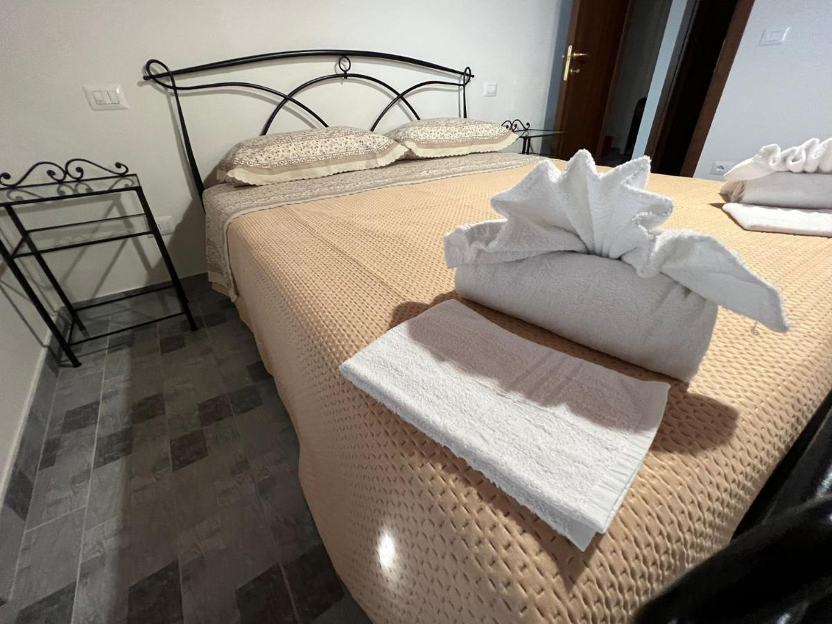 Ferruccio'S House Apartment Colonnella Bagian luar foto